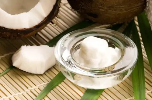 Coconut oil for teeth whitening